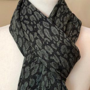 Animal print woven scarf/shawl with fringe